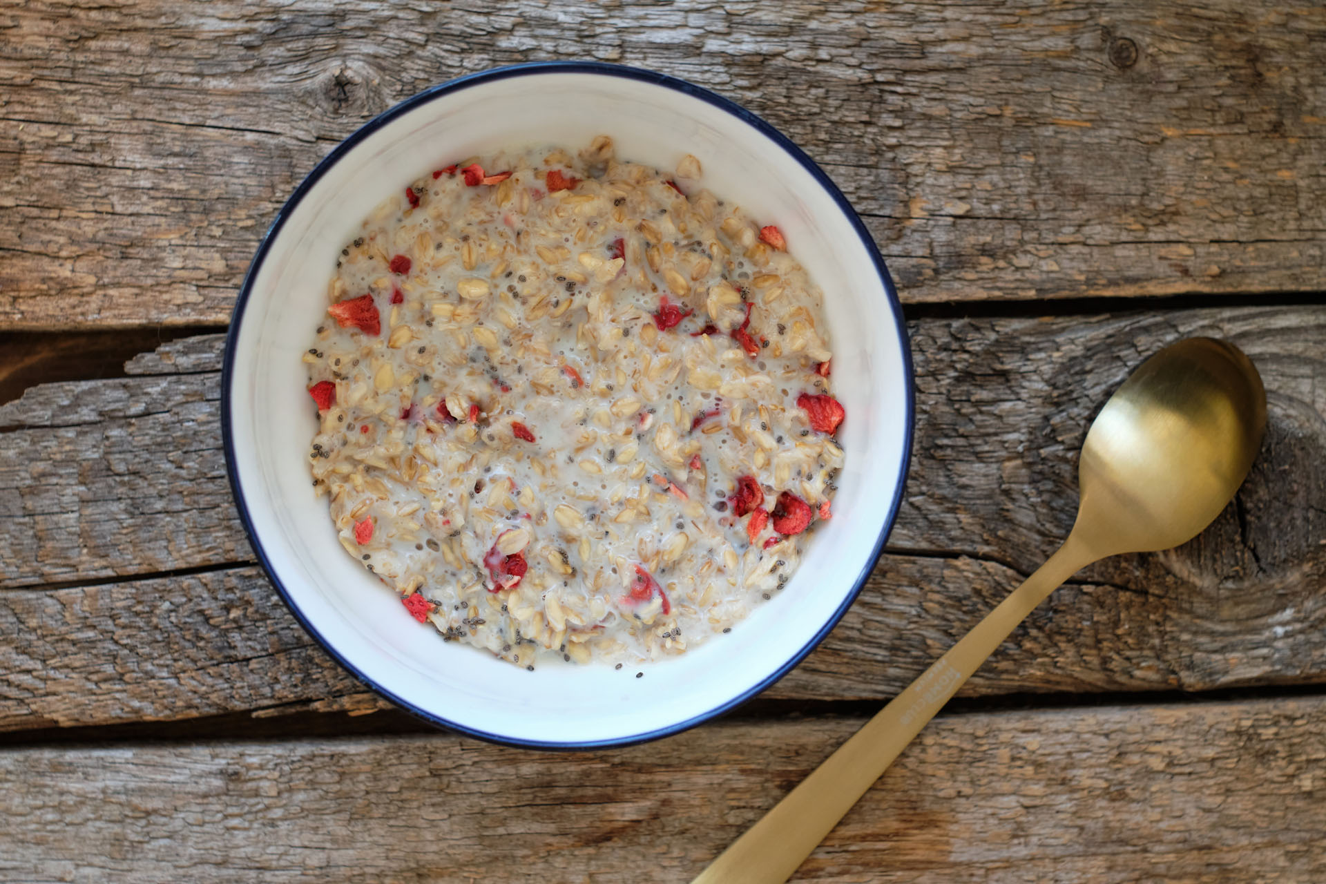 Strawberry Chia Maple Oatmeal Recipe